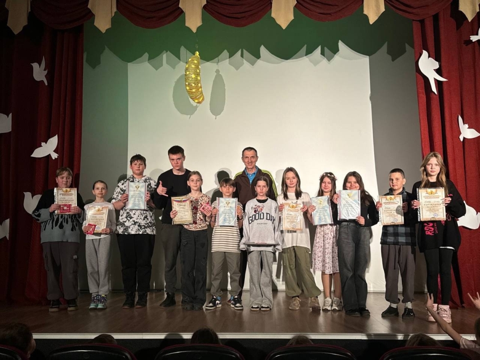 Конкурс чтецов «Строки Победы» и Театр теней в ОК «Березка»